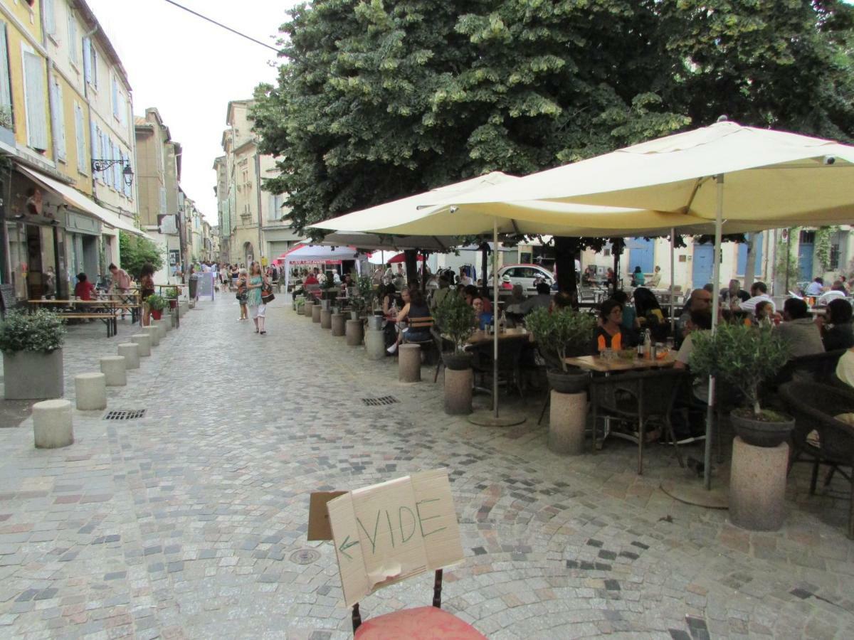Studio typique et cosy climatise. Arles Extérieur photo