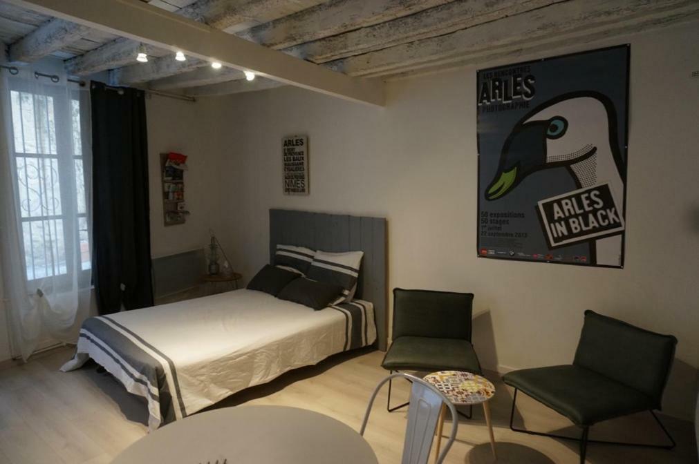 Studio typique et cosy climatise. Arles Extérieur photo