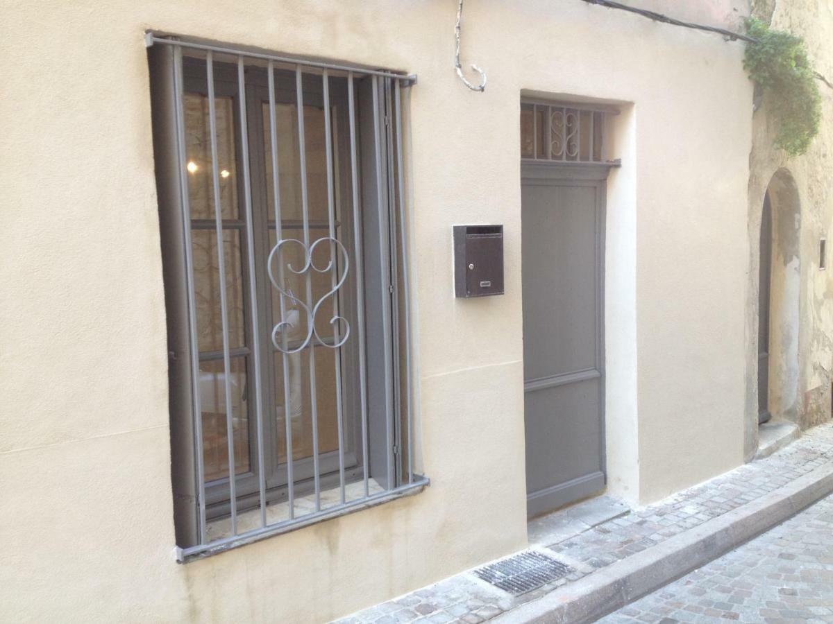 Studio typique et cosy climatise. Arles Extérieur photo